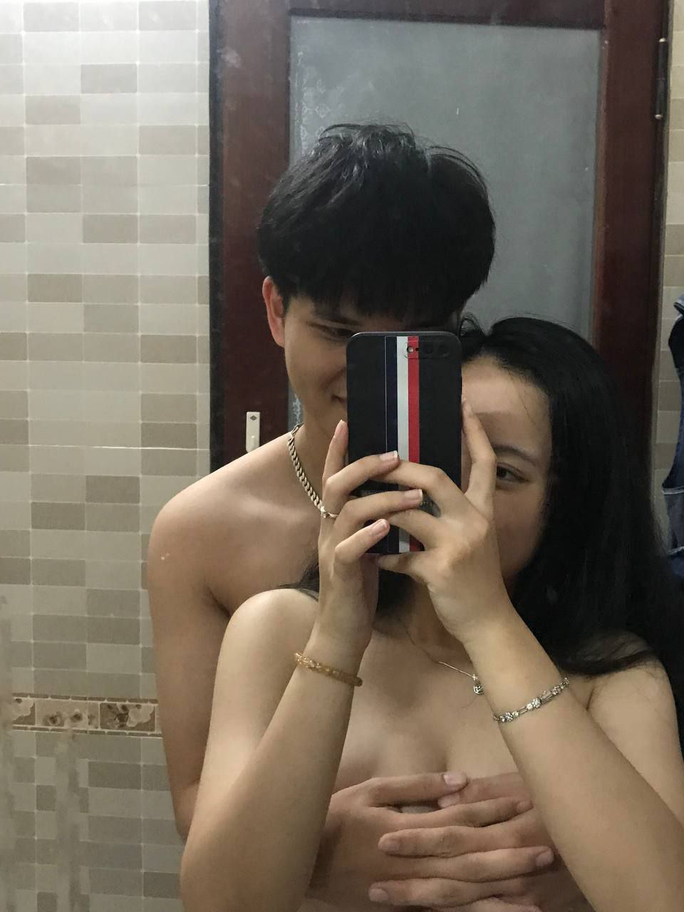 Gái lầu xanh bướm khít địt đủ tư thế cùng trai tân